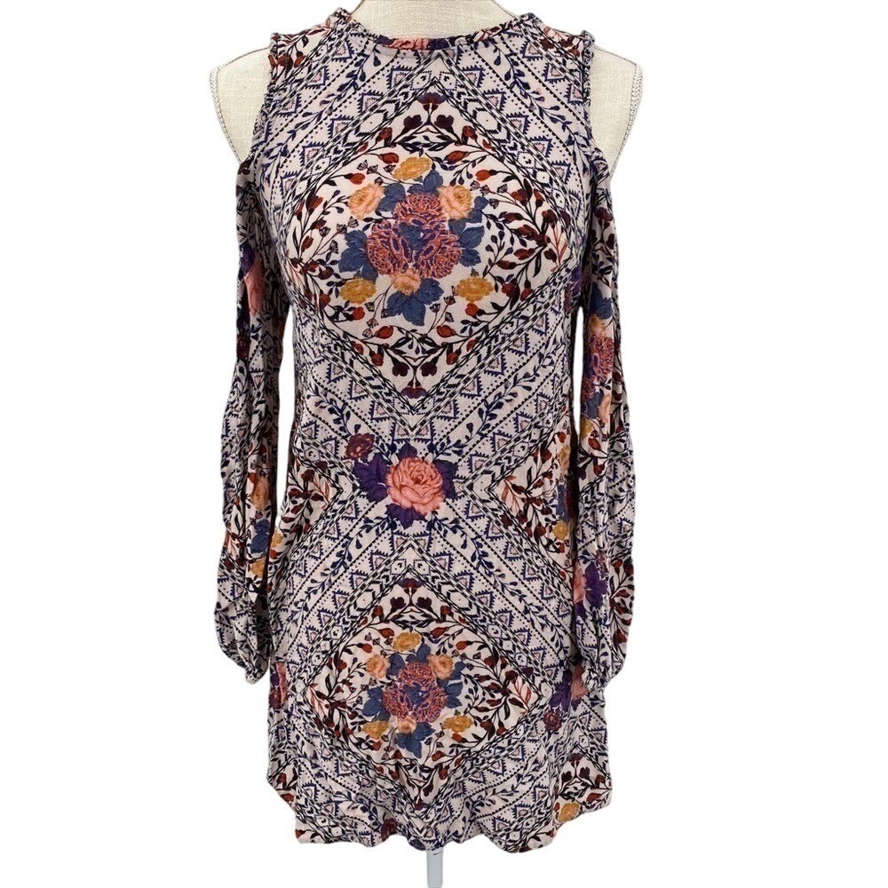 Xhilaration Women M Cold Shoulder Floral Geometric Mini Dress Cream Multicolor